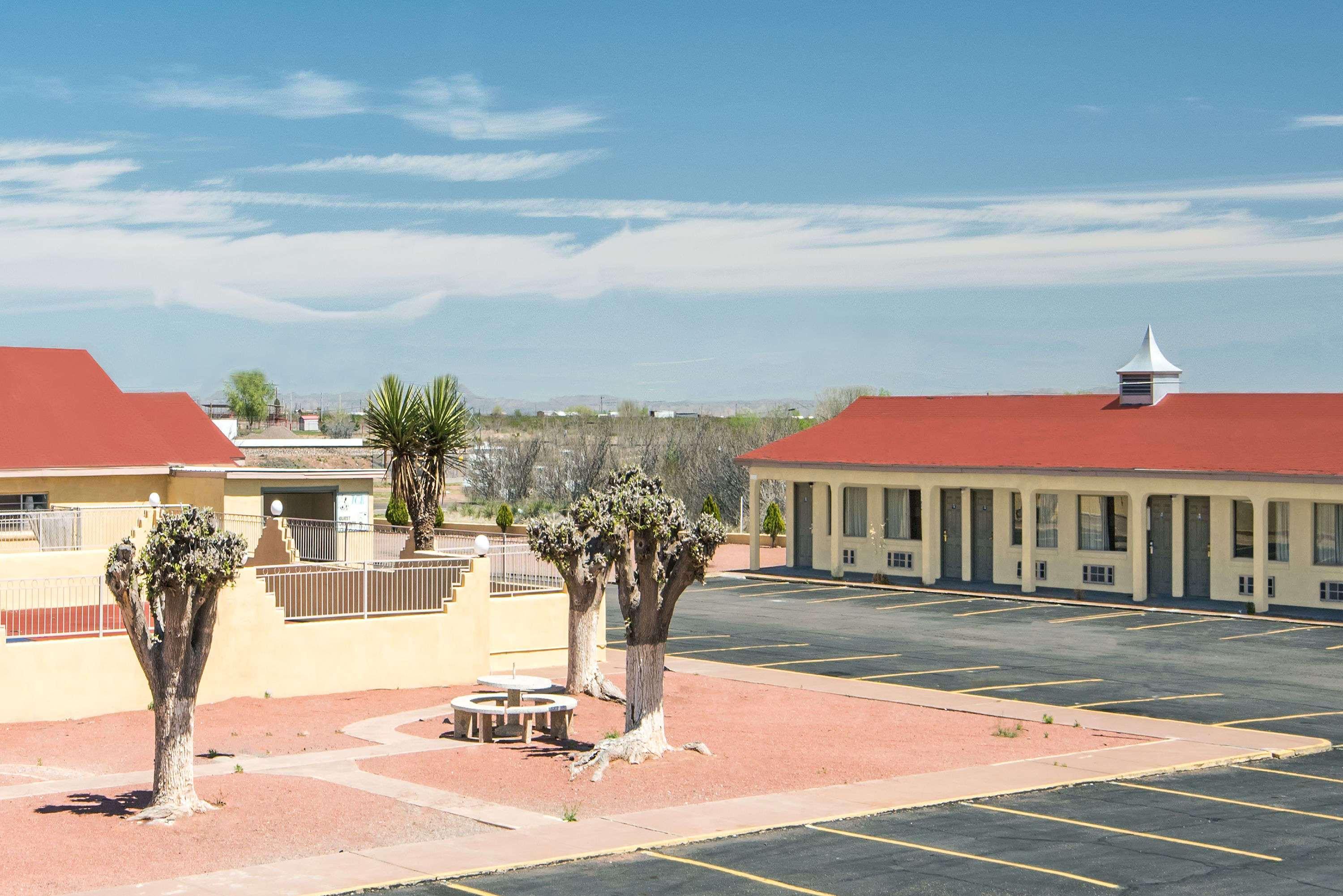 Days Inn By Wyndham Van Horn Tx Exterior photo